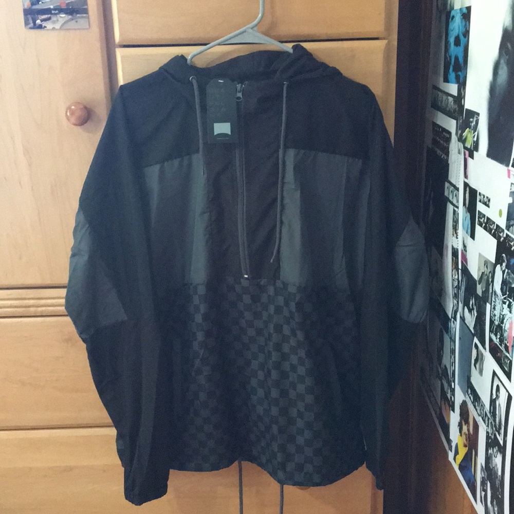 Beautiful Giant Pullover Windbreaker Black & Grey